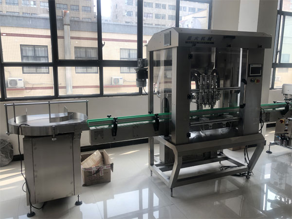 辣椒醬灌裝機(jī)-多功能化辣椒醬灌裝機(jī)生產(chǎn)線設(shè)備車間圖