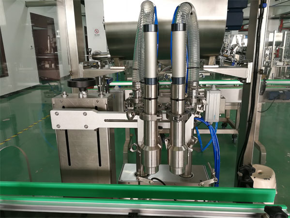 豆腐乳雙頭灌裝機-豆腐乳灌裝機設備生產廠家車間圖