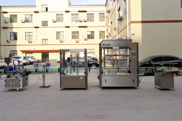 蠔油灌裝機(jī)機(jī)械設(shè)備-自動(dòng)化粘稠蠔油灌裝機(jī)生產(chǎn)線車間圖