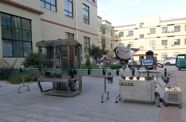 辣椒醬灌裝機(jī)設(shè)備-全自動(dòng)辣椒醬灌裝機(jī)生產(chǎn)線車間圖