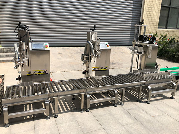 全自動果醬糖漿灌裝機(jī)成套設(shè)備圖