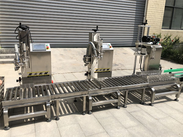 桶裝醬料灌裝機(jī)-全自動(dòng)桶裝醬料灌裝機(jī)生產(chǎn)線設(shè)備車間圖